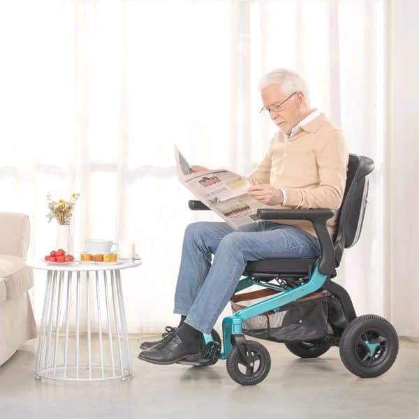 Robooter E40 Folding Powerchair at home