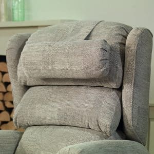 Riser Recliner Chair Headroll